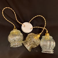 Image 5 of Suspension vintage cascade 3 globes en verre moulé – Années 1960-70 
