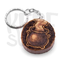 Üst fa kulcstartó | Cauldron wooden keychain
