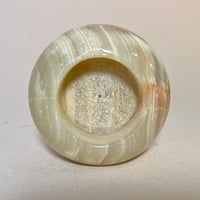 Image 7 of Joli coquetier ou photophore bougeoir en onyx vert – vintage années 60-70