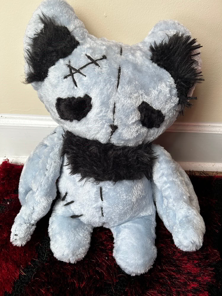 Image of Gray Bat Gibbie