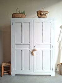 Image 1 of LA GRANDE ARMOIRE PARISIENNE