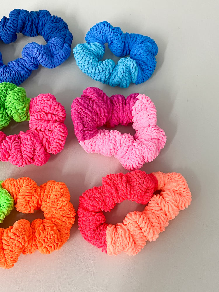 Image of Two Tone Crinkle Scrunchies 