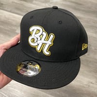 Image 1 of Burning Hearts - New Era (black & gold)