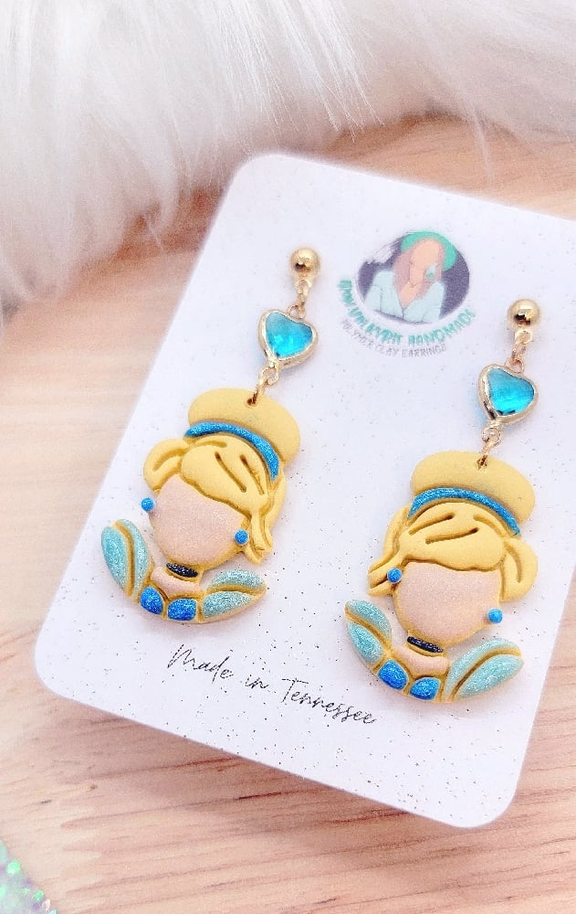 Image of Midnight Princess Earrings
