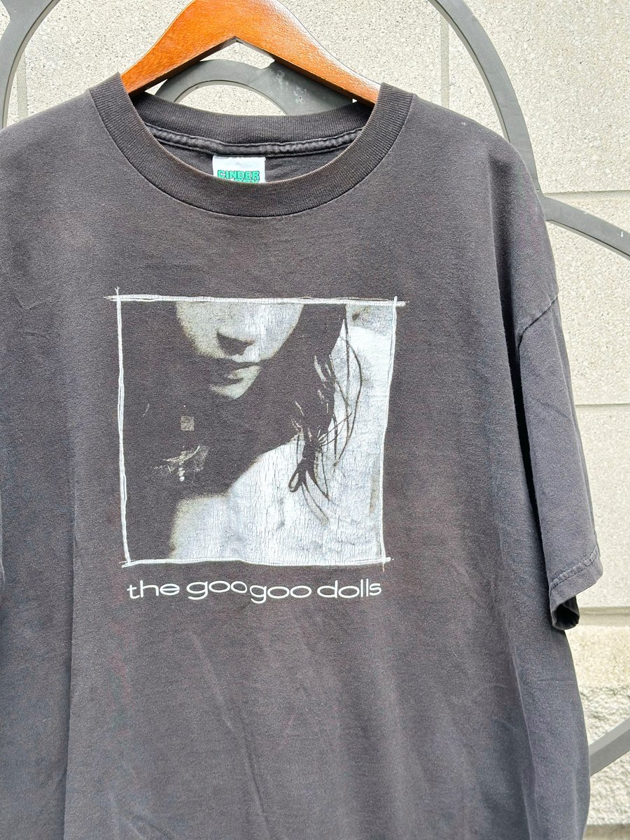 Image of 2002 VINTAGE “THE GOO GOO DOLLS- GUTTER FLOWER TOUR” CONCERT TEE, SIZE: XL