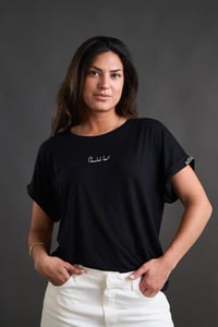 Image 1 of CAMISETA BÁSICA  NEGRA
