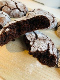 Image 2 of Chocolate fudge crinkle cookies 
