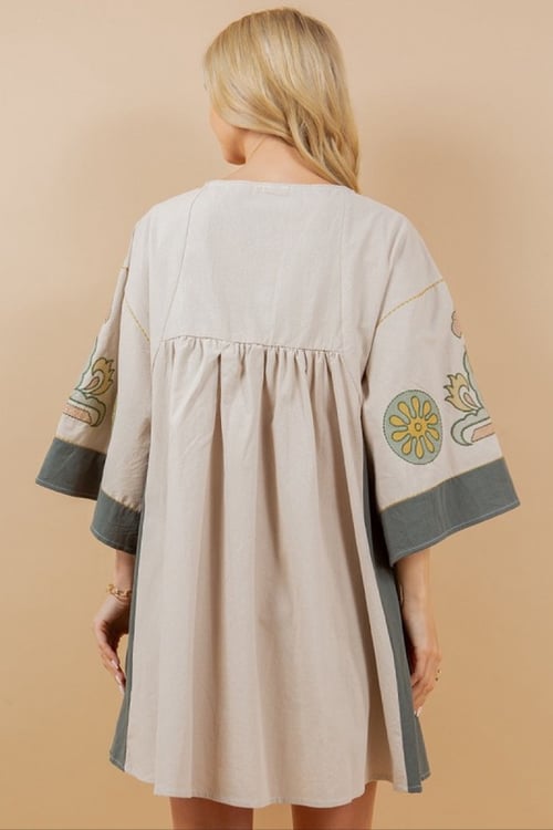 Image of Embroidered Dress Short 