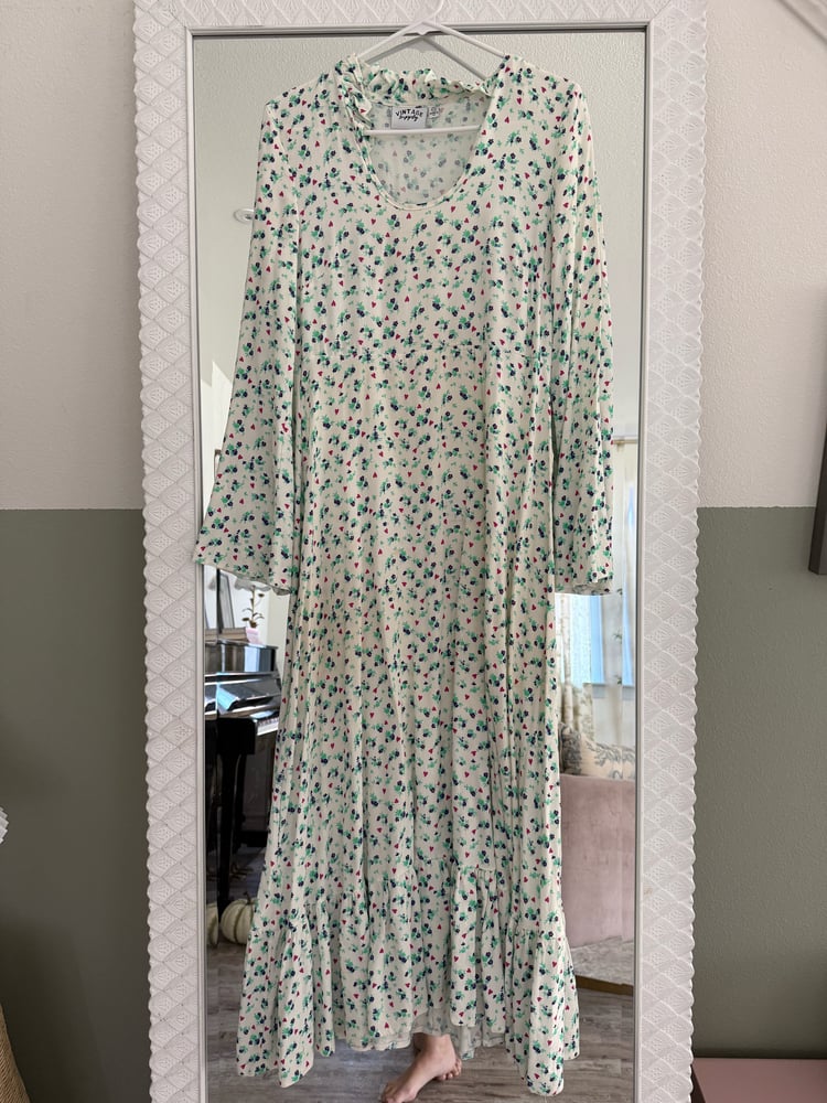 Image of Keyhole floral dress 