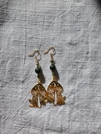 Image 3 of Crystal Mushrooms: Gold