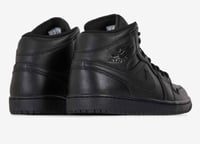 Image 2 of Jordan 1 mid black  taille 51.5