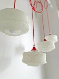 Image 9 of LÁMPARAS DE TECHO VIDRIO BLANCO, AÑOS 70