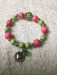 97 Dome Focal Bead Stretch Bracelet