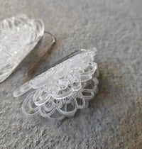 Image 3 of  viseči uhani NAGELJ // CARNATION drop earrings
