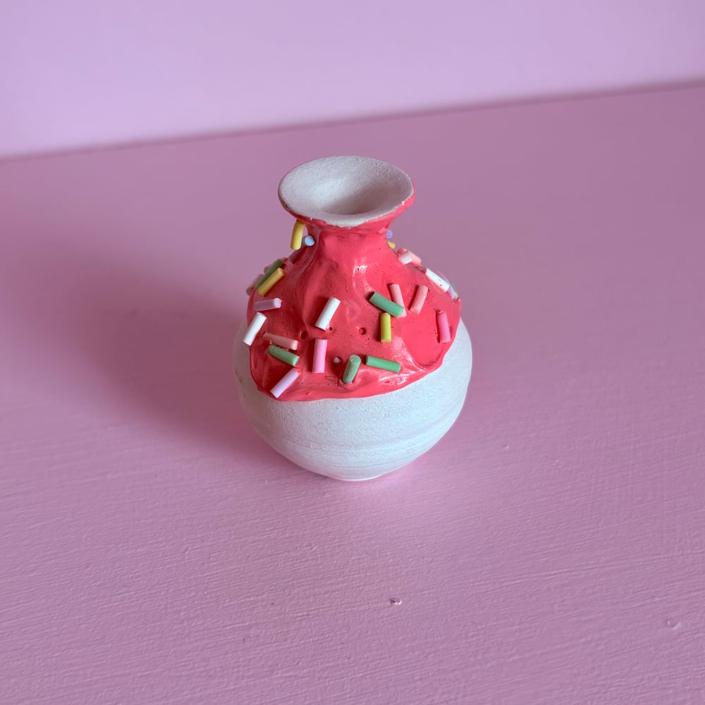 Image of Strawberry Cake Pot