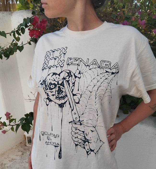 Camiseta 'Ocupar el Ahora' blanco crudo