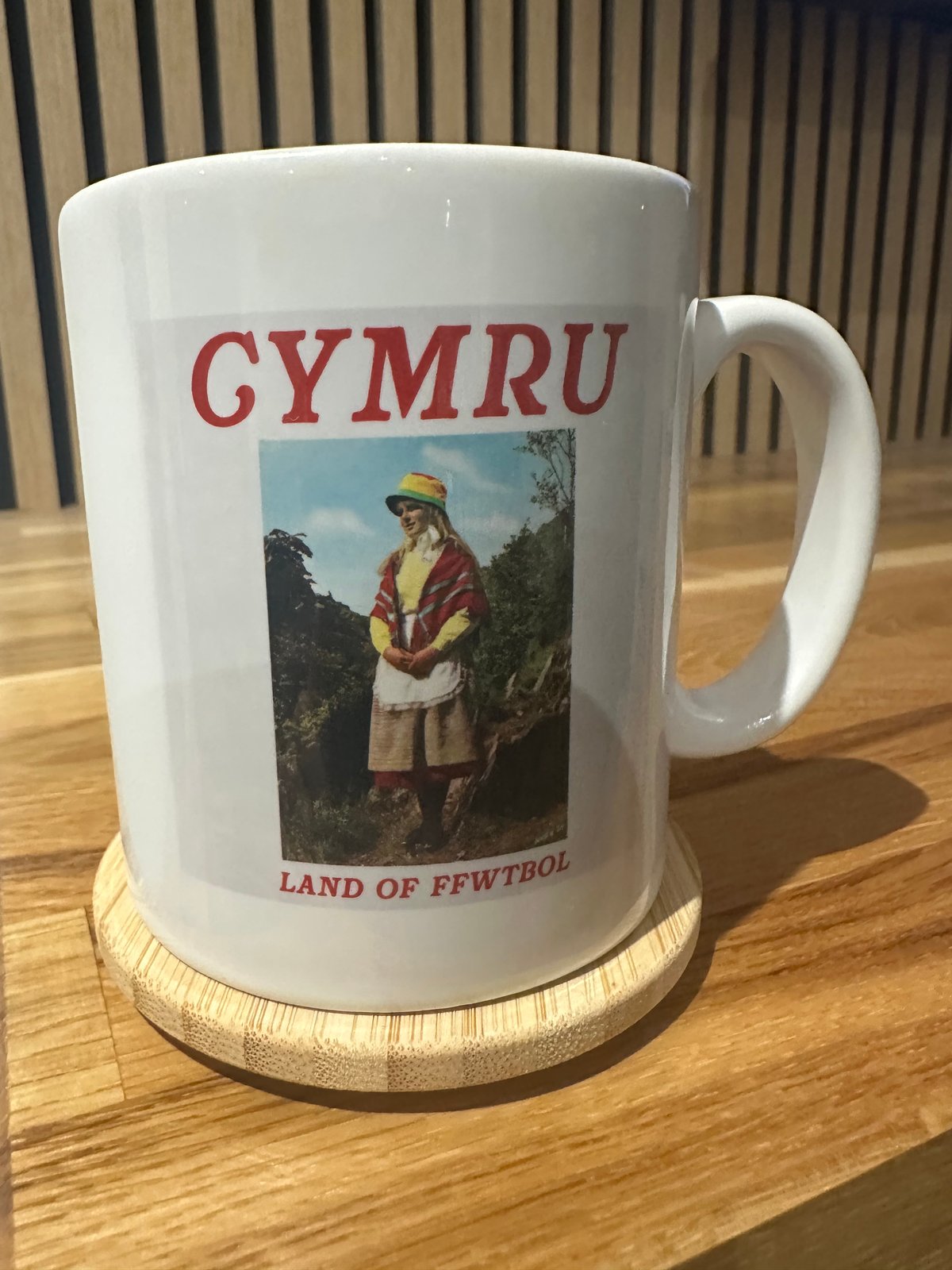 Image of Mwg ‘Land of Ffwtbol’ Mug 