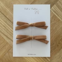 Hazelnut velvet ribbon bow