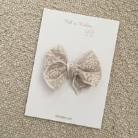 Image 3 of Embroidery Clay fable bow