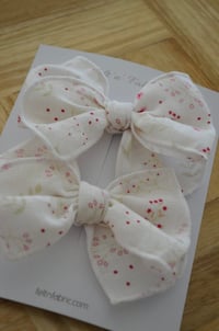 Image 3 of Rosy Meadowsweet Fable Bow