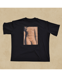 Image 3 of Oversized Black T-shirt Statue