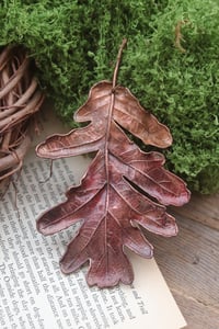 Image 1 of era foglia di quercia maxi racchiusa nel rame con patina rossa scura
