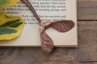 Image 1 of Collana con vera samara di acero sicomoro in rame e patina ossidata 1