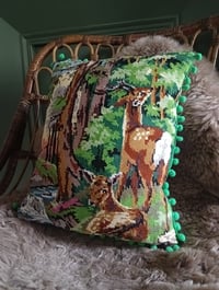 Image 4 of Coussin à l'orée du bois