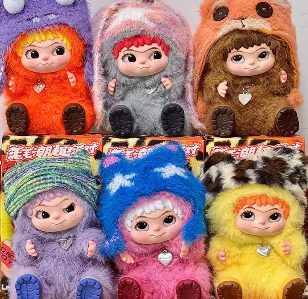 Image of Wakuku Fuzzy Fun Party  Blind Box 🧡