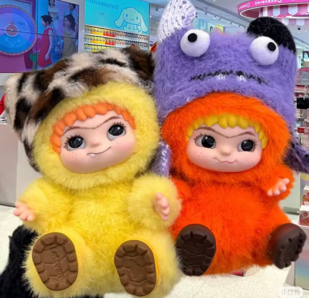 Image of Wakuku Fuzzy Fun Party Blind Box 🧡