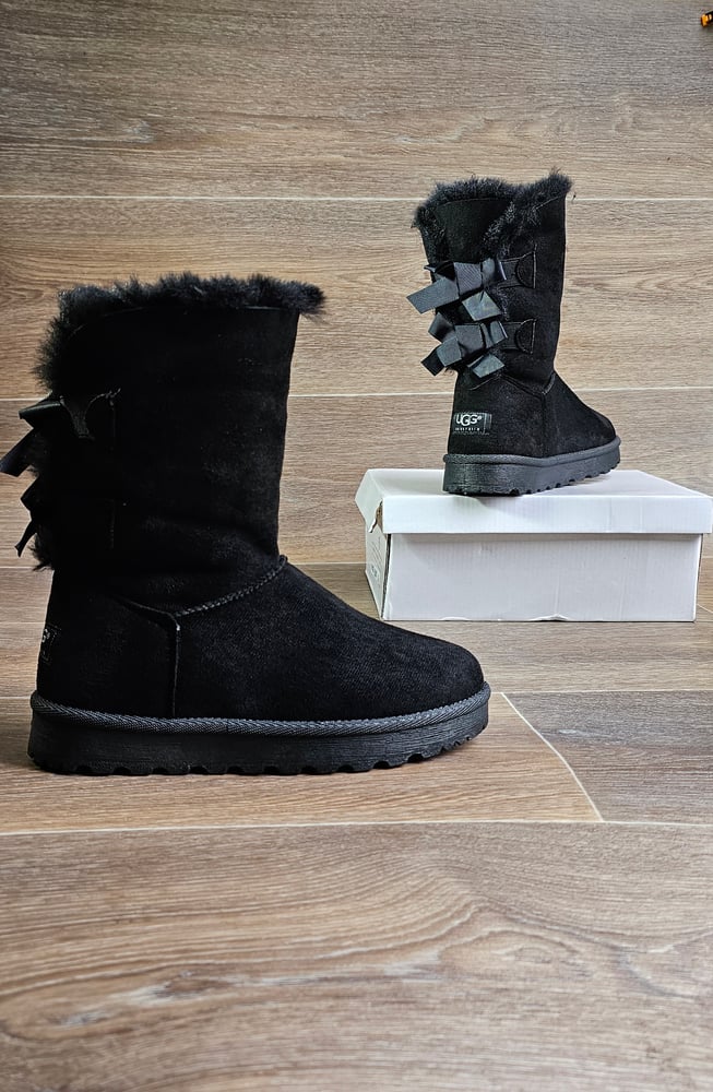 Image of Womens  Uggs Boot 👢