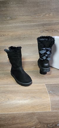 Image 4 of Womens  Uggs Boot 👢