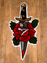 Image 4 of Traditional rose and dagger floor rug 