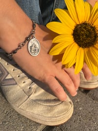 Mending Nets No Snaps with Medal