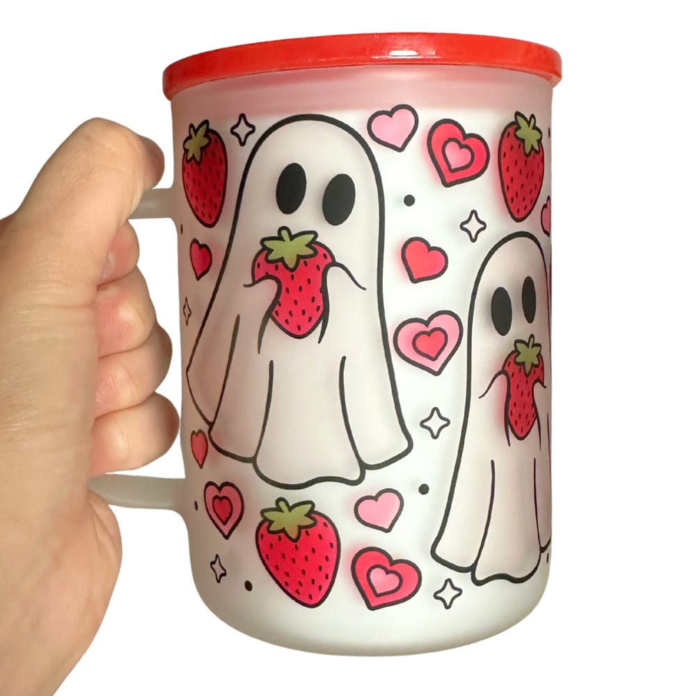 Image of Strawberry Ghosts 17oz Frosted Glass Mug👻🍓