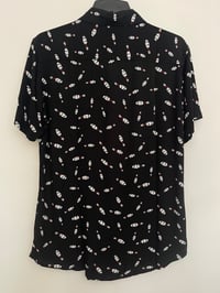 Image 2 of Camisa Falus skateboards Bowling pin en liquidación.