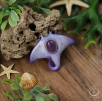 Image 3 of Manta ray necklace with amethyst