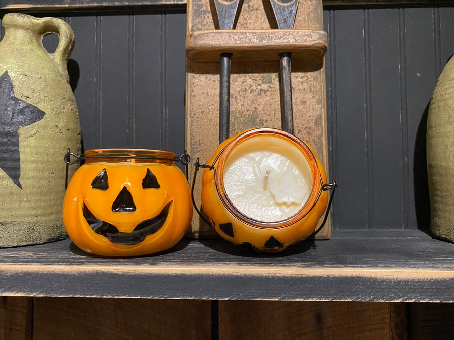 Image of Jack-o-Lantern 18 oz Candles