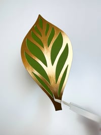 Image 2 of Wallflower Leaf Die # 224