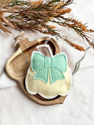 Image of Felt Bow Pumpkin decorations 