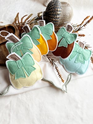Image of Felt Bow Pumpkin decorations