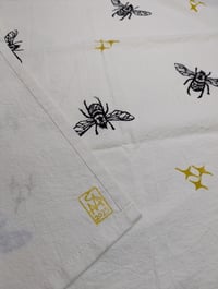 Image 3 of Bee Tea Towel 
