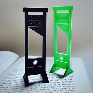 Image of 🆕Open Source Guillotine version holographique + maquette guillotine