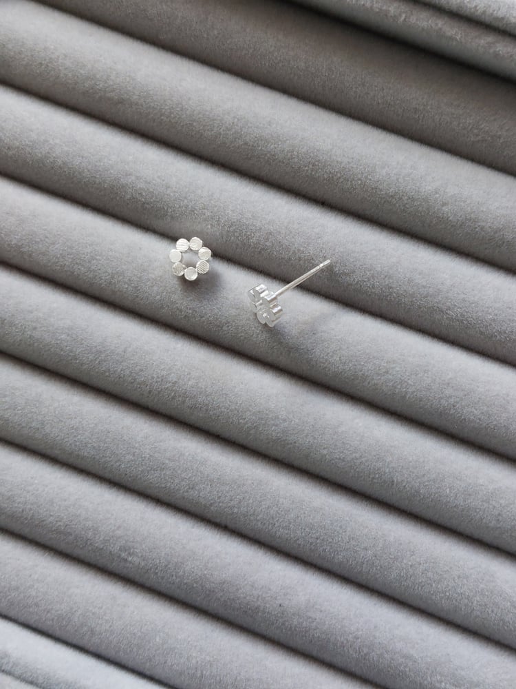 Image of Halo 7 Earstuds 