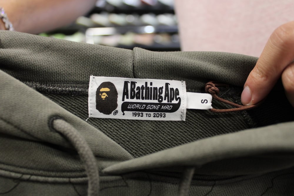 BAPE PULLOVER HOODIE "CAMO OUTLINES" (DARK GREY)