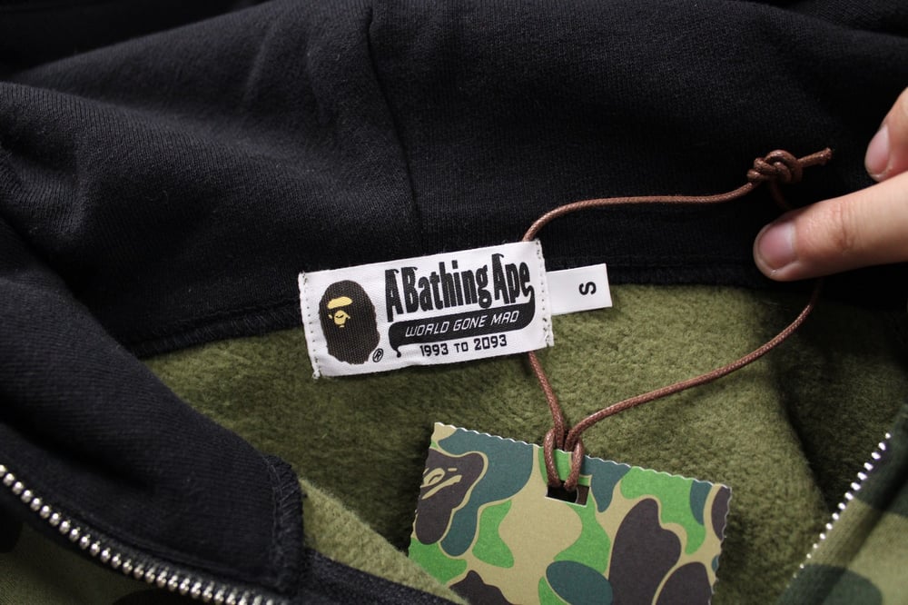 BAPE FULL ZIP HOODIE "PATCH/WHITE" (1ST CAMO/GREEN)
