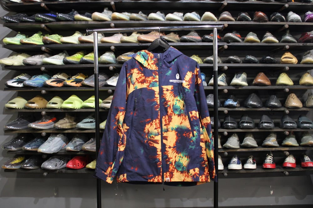 BAPE WINDBREAKER JACKET "NAVY/TIE DYE" (MULTICOLOR)