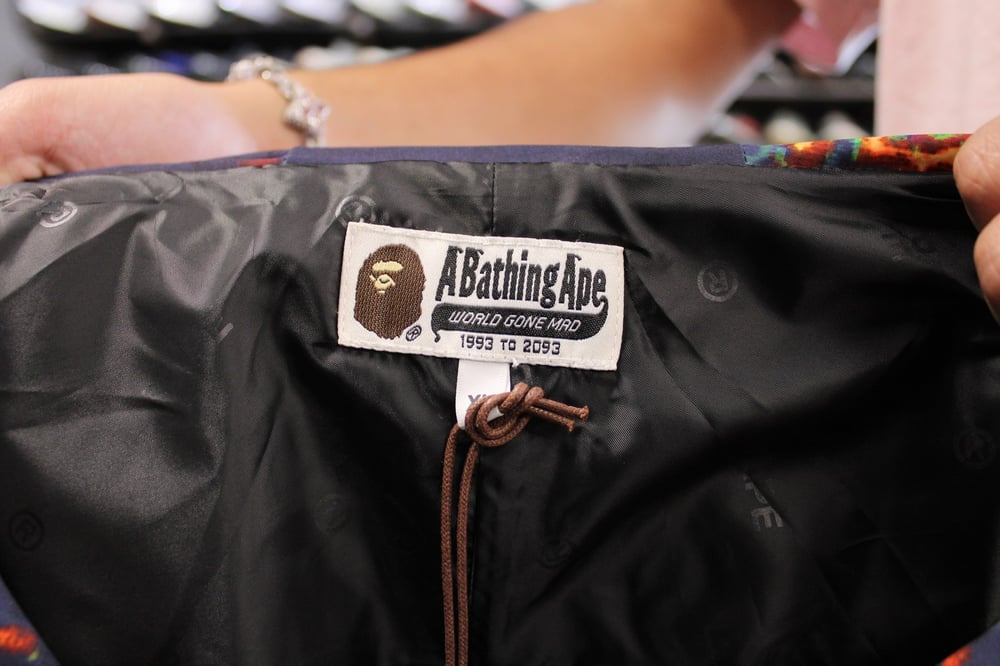 BAPE WINDBREAKER JACKET "NAVY/TIE DYE" (MULTICOLOR)