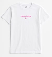 Image 2 of Camiseta "Lo personal es político" (diferentes lenguas)