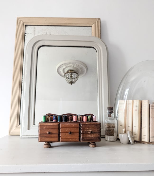 Petit meuble de couture 